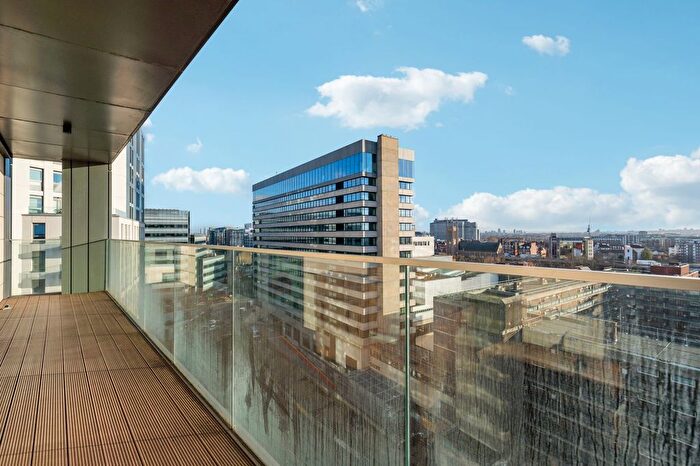 2 Bedroom Flat For Sale In Glenthorne Road, Montpellier House, W6