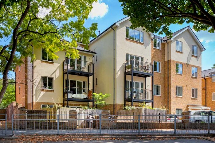 1 Bedroom Apartment To Rent In Nevis Court, Maple Road, KT6