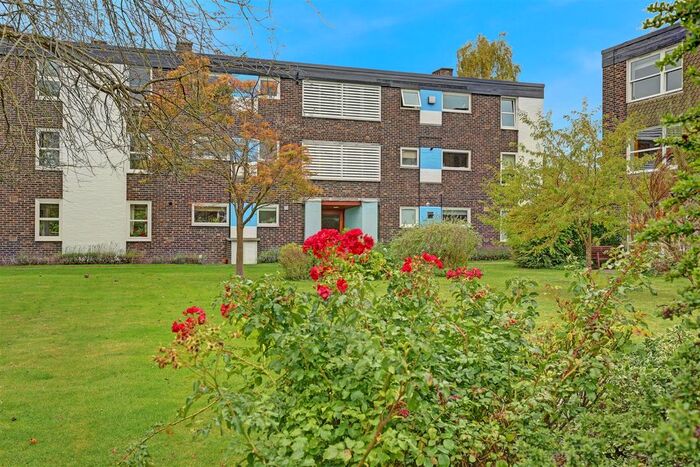 3 Bedroom Flat For Sale In Sherlock Close, Cambridge, CB3