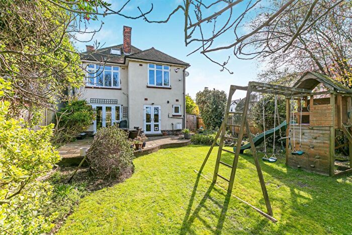 5 Bedroom Detached House For Sale In Gloucester Road, Kingston Upon Thames, KT1