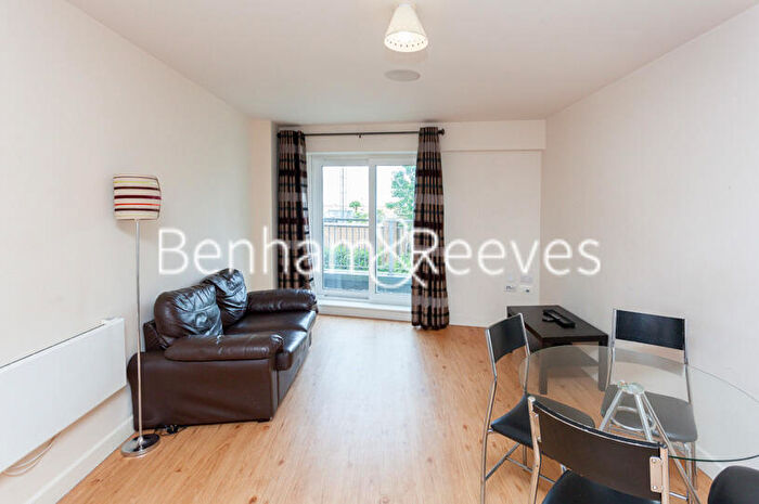 1 Bedroom Apartment To Rent In Boulevard Drive, Colindale, NW9