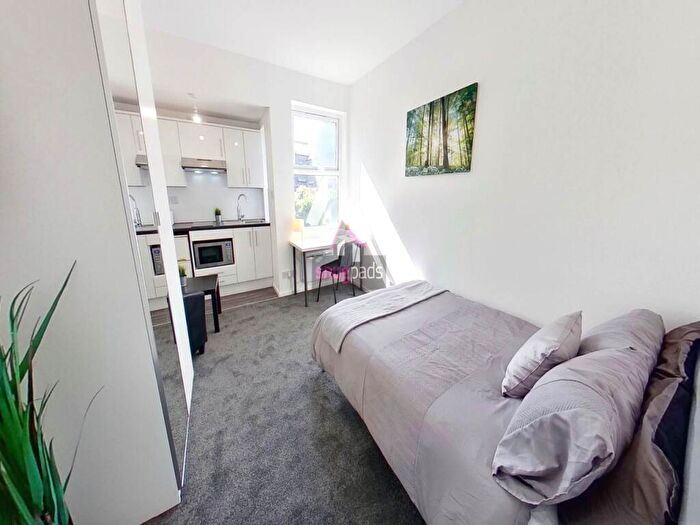 Studio To Rent In Gildabrook Road, Salford, Manchester, M30