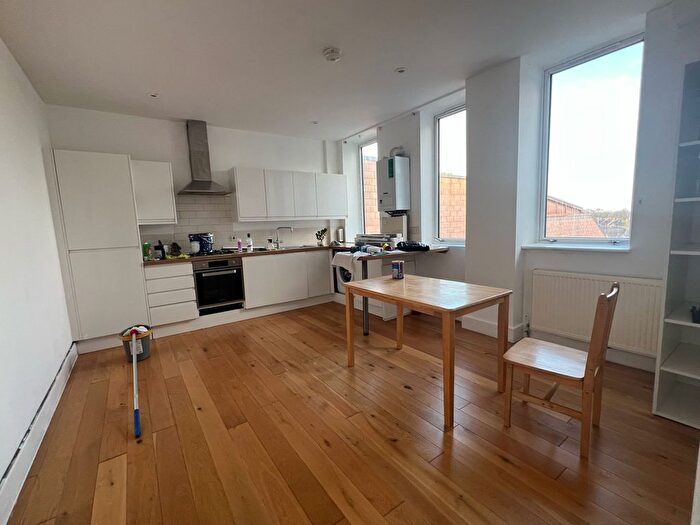 2 Bedroom Flat To Rent In High Road, Ilford, IG1