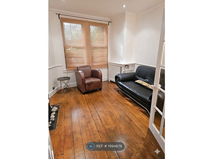 2 Bedroom Semi Detached House To Rent In Hilton Villas, London, SE26