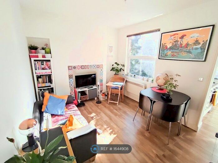 1 Bedroom Flat To Rent In Widdenham Road, London, N7