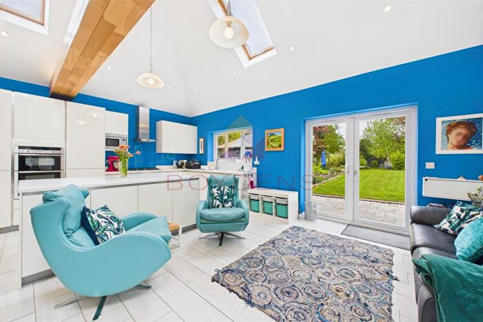 4 Bedroom Detached House For Sale In Glen Avenue, Colchester, CO3