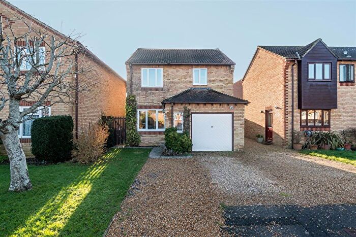 3 Bedroom Detached House For Sale In Goldfinch Lane, Lee-On-The-Solent, PO13