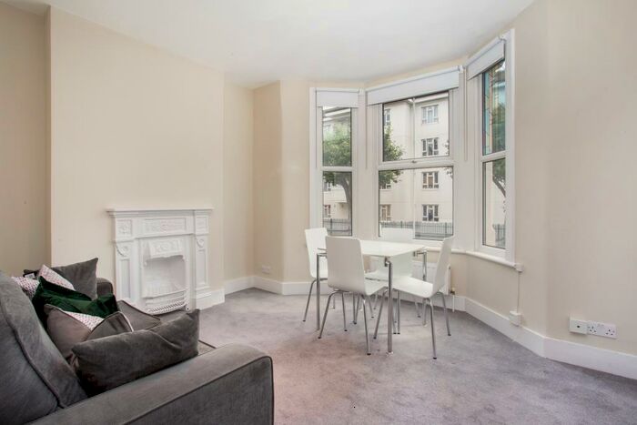 1 Bedroom Apartment To Rent In Temple Dwellings, Bethnal Green London, E2