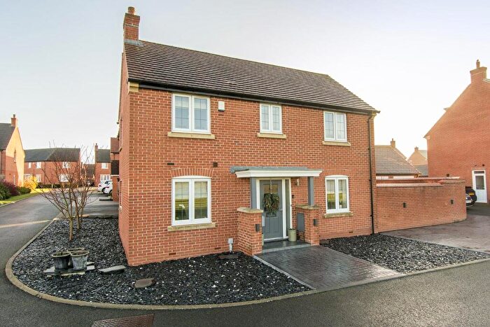 4 Bedroom Detached House For Sale In Primrose Close, Lutterworth, LE17
