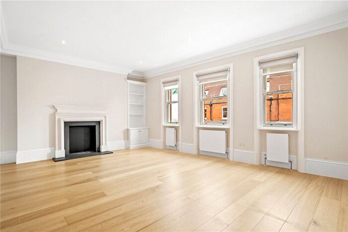 4 Bedroom Maisonette To Rent In Egerton Gardens, Knightsbridge, London, SW3