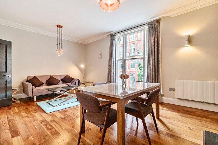 2 Bedroom Flat To Rent In Montagu Row, Marylebone Amp; Mayfair, W1U