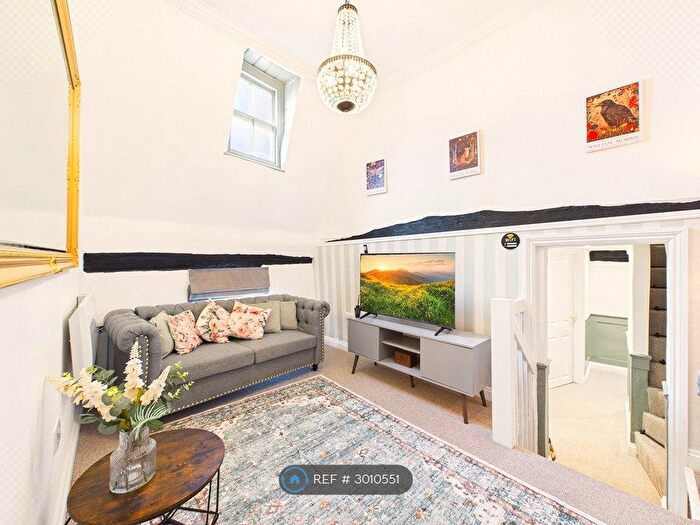 2 Bedroom Flat To Rent In High St, Halstead, CO9