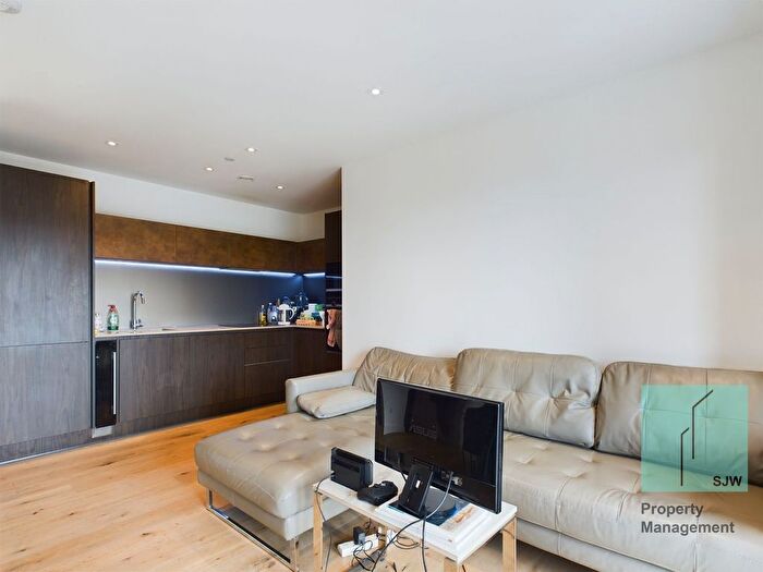1 Bedroom Flat To Rent In Exchange Gardens, London, SW8