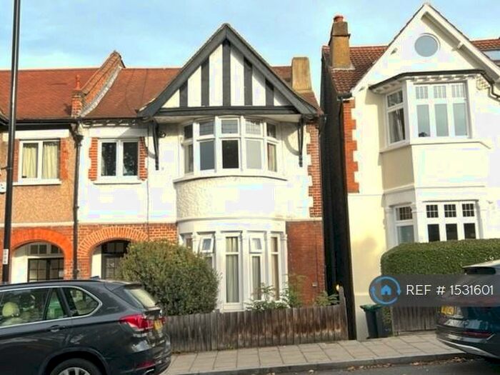 2 Bedroom Flat To Rent In Garden Floor, London, SE13