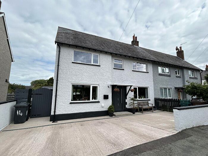3 Bedroom Semi-Detached House For Sale In Cae Derw, Llandudno Junction, LL31