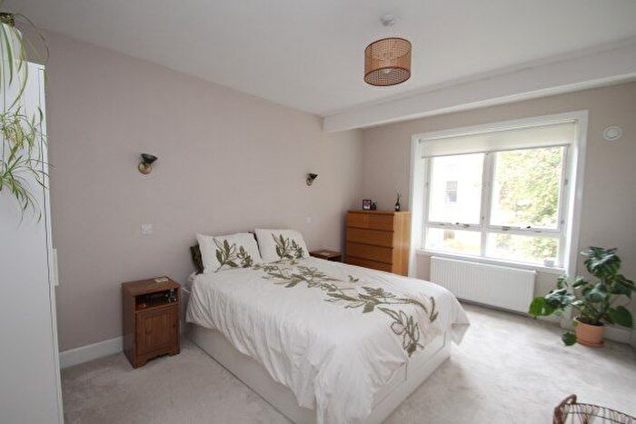 2 Bedroom Flat To Rent In Dixon Road, Glasgow, G42