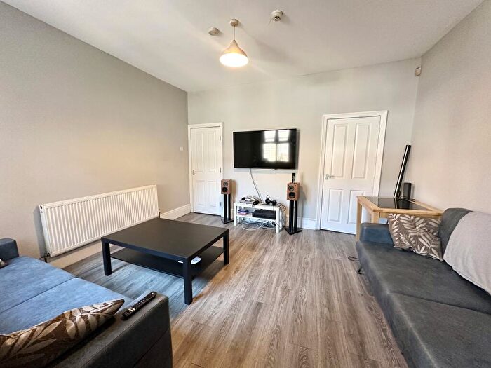 5 Bedroom House To Rent In Junction Road, Hunters Bar, S11