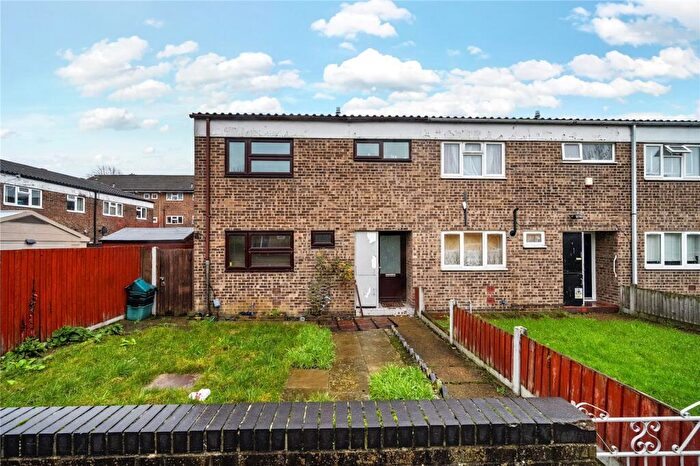 3 Bedroom End Of Terrace House For Sale In Blean Grove, Penge, London, SE20