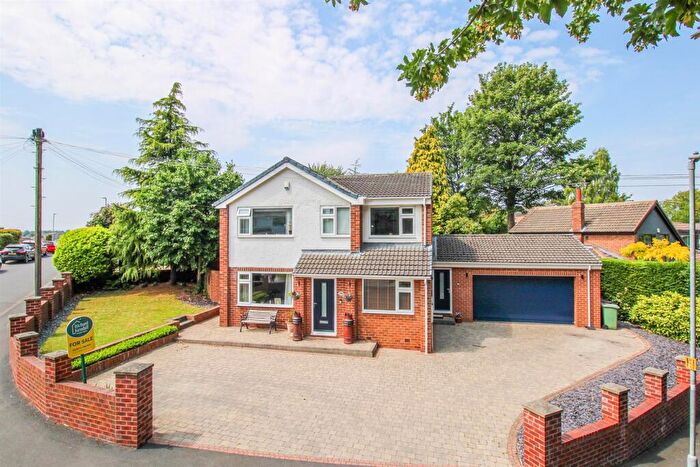 5 Bedroom Detached House For Sale In Oxford Drive, Kippax, Leeds, LS25