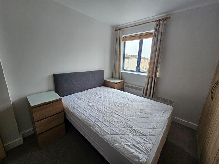 2 Bedroom Flat To Rent In Admiral House, The Quays, Castle Quay Close, Nottingham, NG7