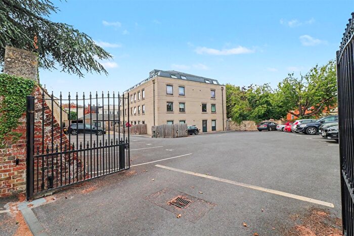 1 Bedroom Flat For Sale In Manvers House, Trowbridge, BA14