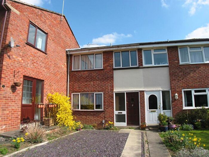 2 Bedroom House To Rent In Beecham Walk Stratford Upon Avon Warwickshire, CV37