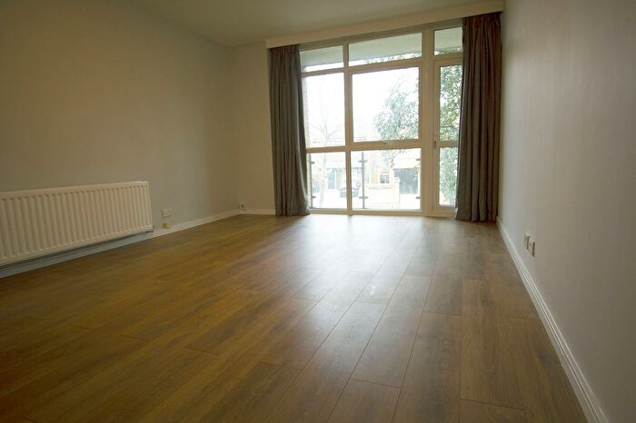 2 Bedroom Flat To Rent In Clifton Court, Cherrywood Drive, London, SW15