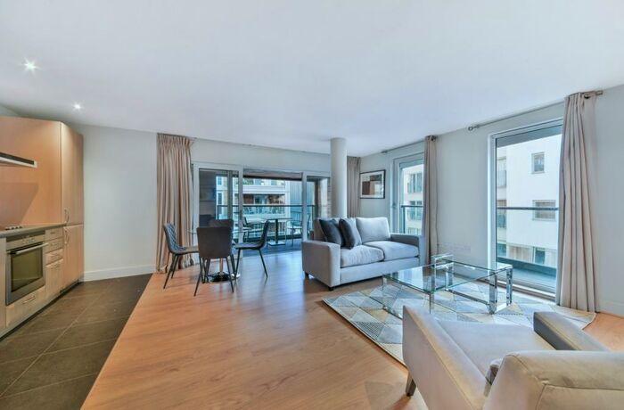 2 Bedroom Apartment To Rent In Meridian Court, Tempus Wharf, Tower Bridge, SE16