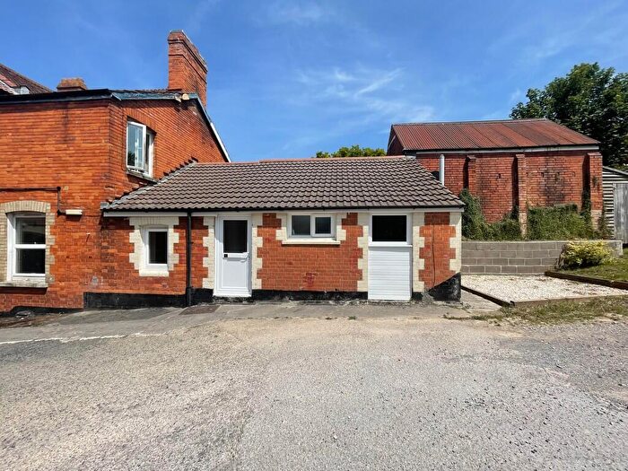 1 Bedroom Flat To Rent In Street Road, Glastonbury, BA6