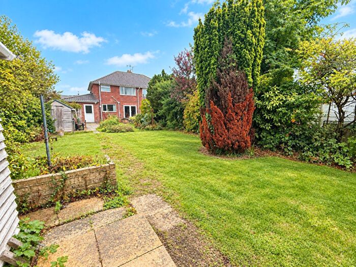 3 Bedroom Semi-Detached House For Sale In Grange Drive, Swindon, SN3