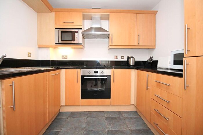 2 Bedroom Flat To Rent In Lowry House, Cassilis Road, Canary Wharf, E14