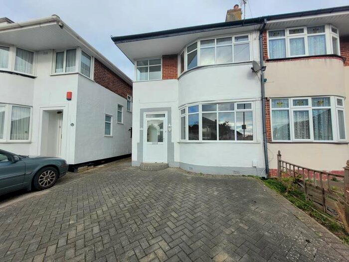 3 Bedroom Semi-Detached House To Rent In Heaton Road, PO12