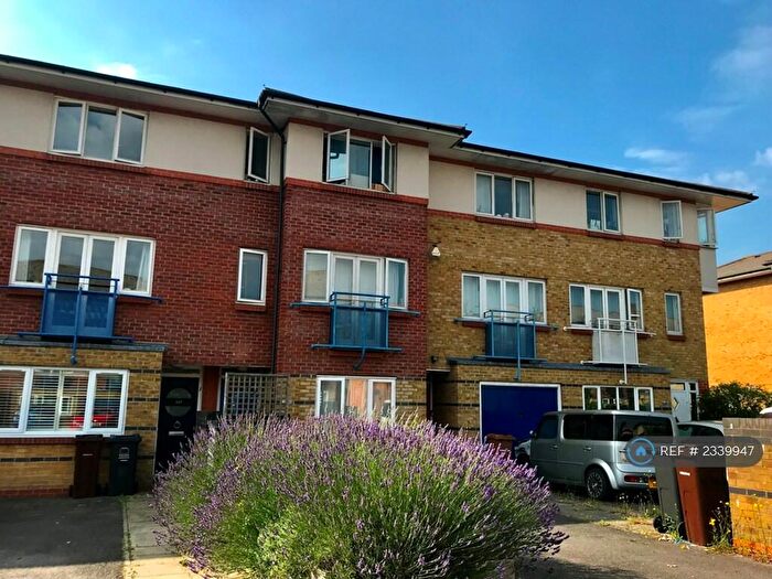 4 Bedroom Terraced House To Rent In Myddleton Avenue, London, N4