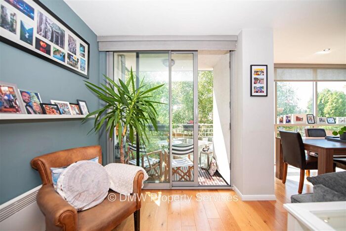 2 Bedroom Flat For Sale In Cranmer Street, Mapperley Park, Nottingham, NG3