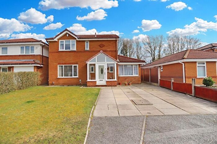 4 Bedroom Detached House For Sale In Broadstone Close, Prestwich, M25