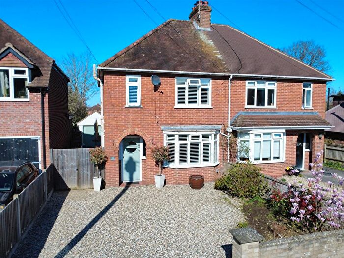 3 Bedroom Semi Detached House For Sale In Bartlemy Road, Newbury, RG14