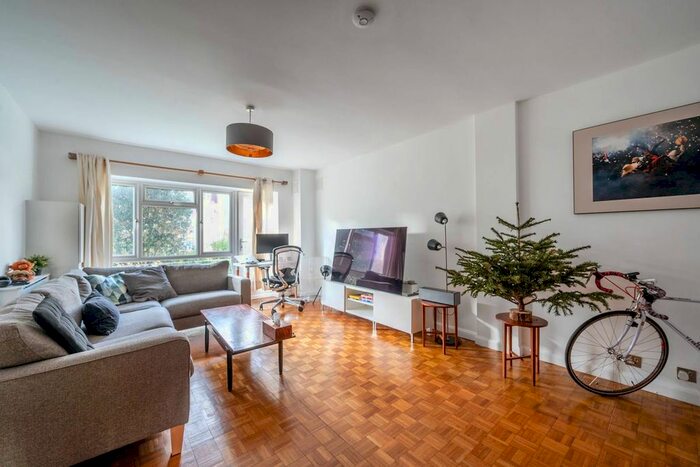 2 Bedroom Flat To Rent In St Johns Avenue, Putney, London SW15