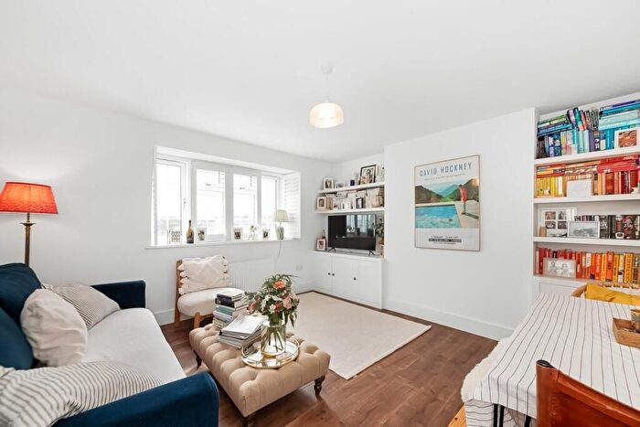 1 Bedroom Flat To Rent In Camberwell Grove, SE5