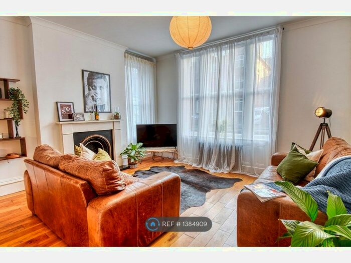 2 Bedroom Flat To Rent In Saint James's Road, Dudley, DY1