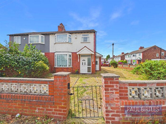 3 Bedroom Semi-Detached House For Sale In Byron Road, Stretford, Manchester, M32