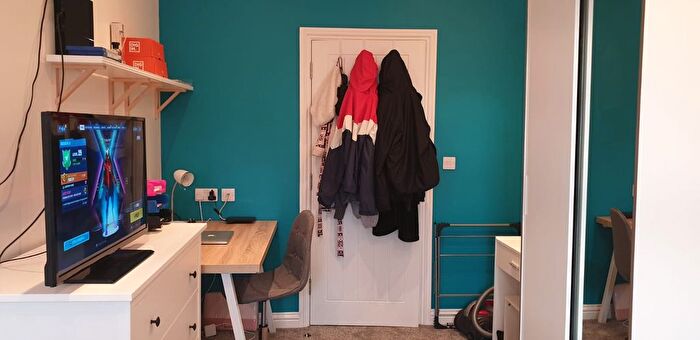1 Bedroom Flat To Rent In Flat, Monks Road, LN2