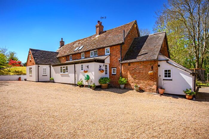 3 Bedroom Detached House For Sale In Coventry Road, Cawston, Rugby, CV22