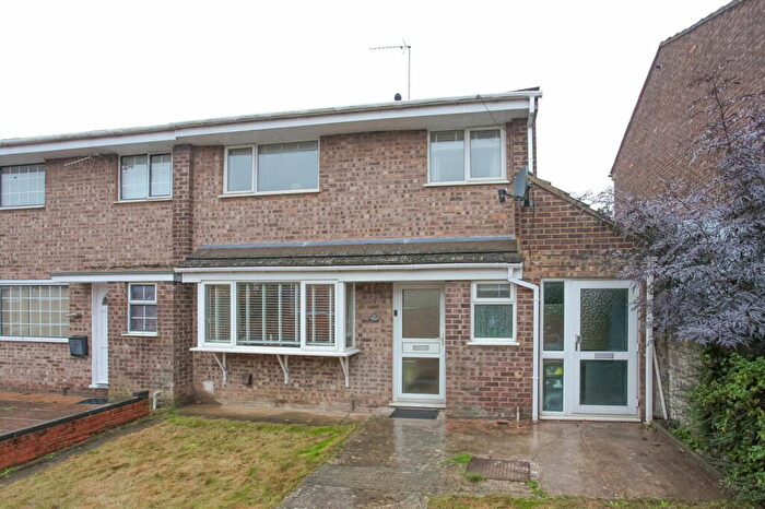 3 Bedroom Semi-Detached House For Sale In Danesmoor, Banbury, OX16