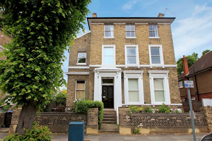 1 Bedroom Flat To Rent In Catherine Road, Surbiton, Surrey, KT6