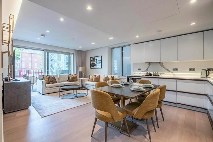 3 Bedroom Flat To Rent In Garrett Mansions, London, Greater London, W2