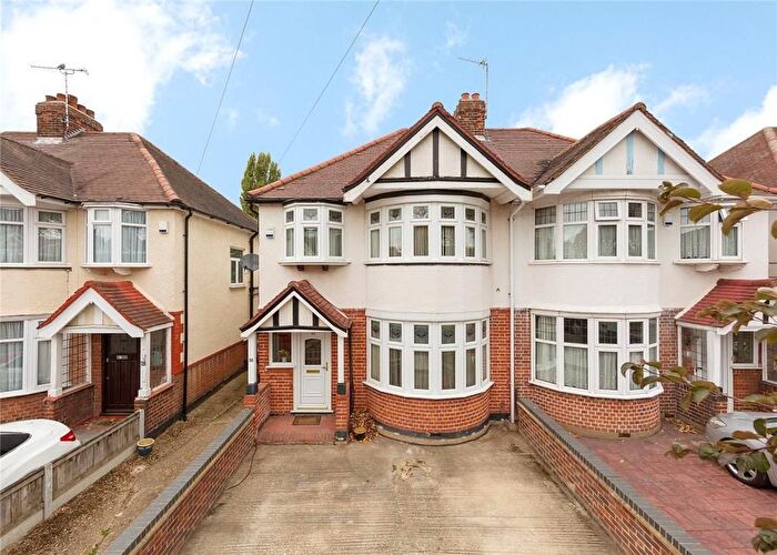 3 Bedroom Semi Detached House For Sale In Hill Grove, Romford, RM1