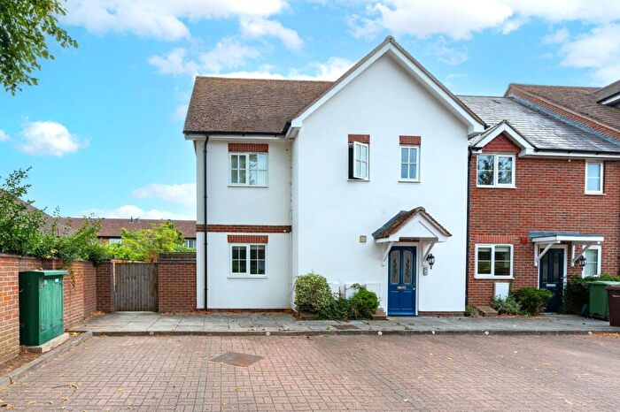 2 Bedroom Apartment For Sale In Ladygrove Court, Abingdon, OX14