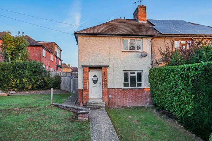 2 Bedroom Semi-Detached House For Sale In Grove Hill, SL9