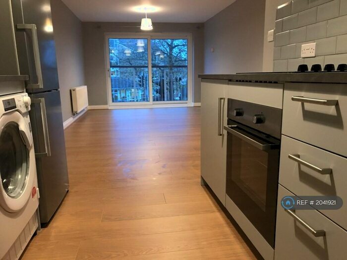 2 Bedroom Flat To Rent In Davis St, Cardiff, CF24