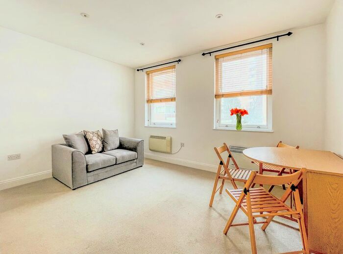 1 Bedroom Flat To Rent In Old Street, London, EC1V